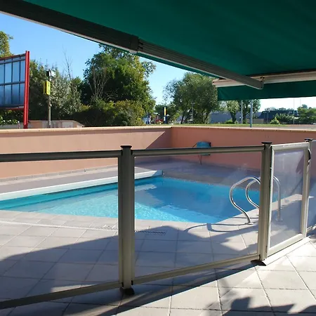 Hotel Artel 2*